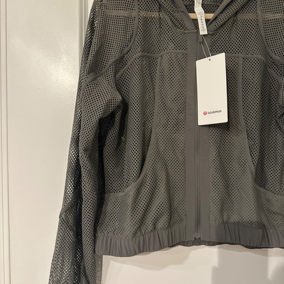 LuluLemon Relaxed Fit Mesh Jacket - Picture 2 of 7
